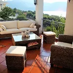Vila Waterfront Mediterranean