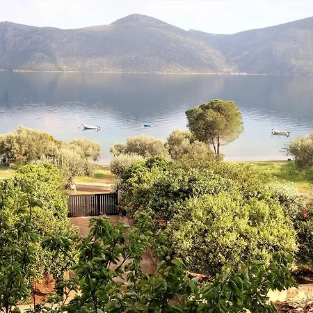 Villa Waterfront Mediterranean Skroponeria